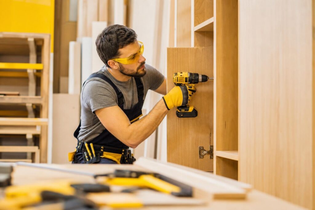 PRL para Trabajos de Instalador de Elementos de Carpintería y Mueble ( 6 horas )